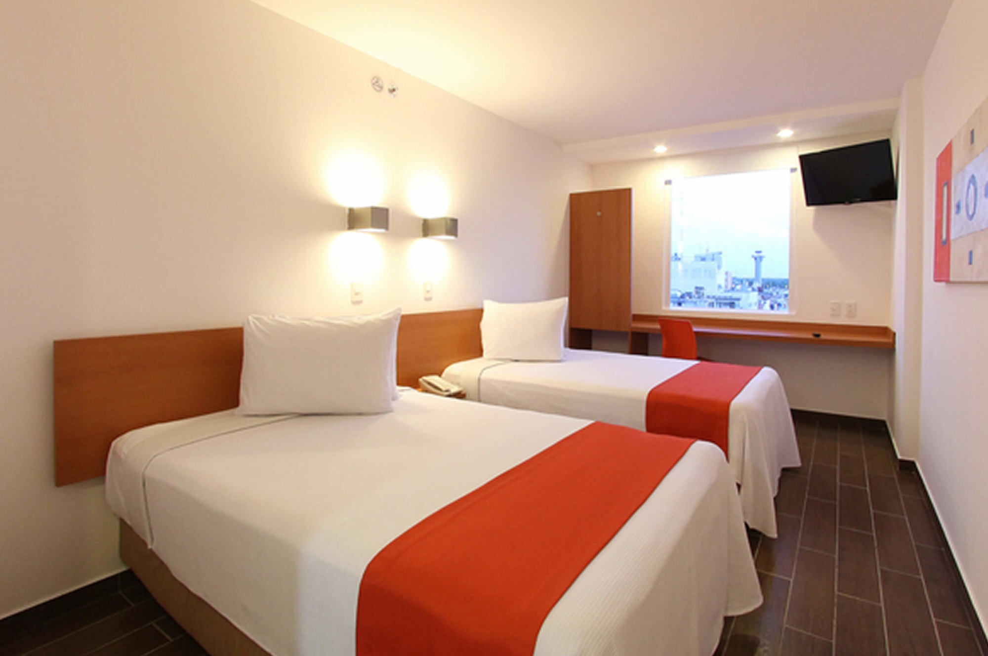One Saltillo Derramadero Hotel 3*